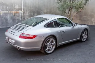 Foto 5 di 24: 2005 Porsche 997 Carrera
