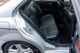 Foto 22 di 24: 2010 Mercedes Benz C 300