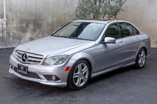 Foto 8 di 24: 2010 Mercedes Benz C 300