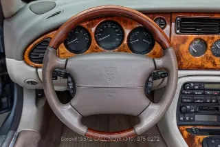 Foto 24 di 24: 2001 Jaguar XK8