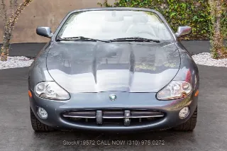 Foto 2 di 24: 2001 Jaguar XK8