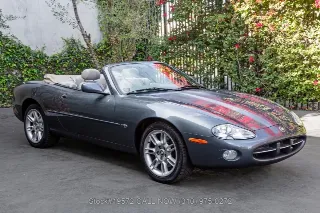 Foto 3 di 24: 2001 Jaguar XK8