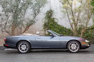Foto 4 di 24: 2001 Jaguar XK8