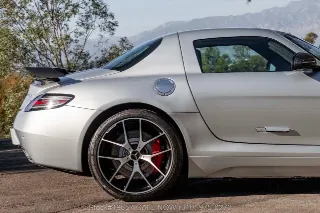 Foto 22 di 24: 2015 Mercedes Benz SLS