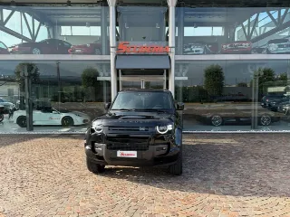 Foto 1 di 35: LAND ROVER Defender