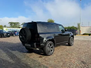 Foto 4 di 35: LAND ROVER Defender
