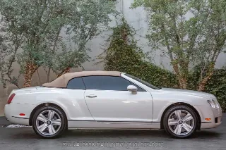 Foto 10 di 24: 2007 Bentley Continental