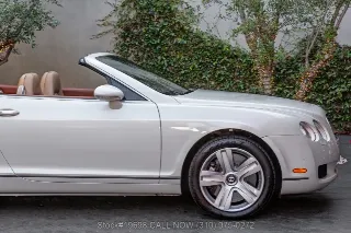 Foto 16 di 24: 2007 Bentley Continental