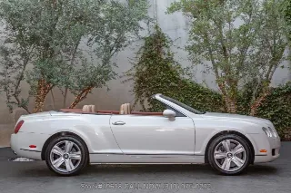 Foto 4 di 24: 2007 Bentley Continental