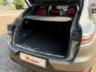 Foto 21 di 24: PORSCHE Cayenne