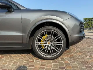 Foto 23 di 24: PORSCHE Cayenne