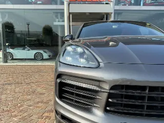 Foto 24 di 24: PORSCHE Cayenne