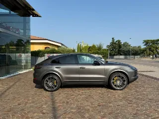 Foto 3 di 24: PORSCHE Cayenne