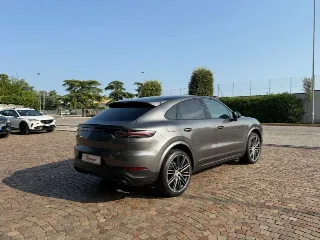 Foto 4 di 24: PORSCHE Cayenne