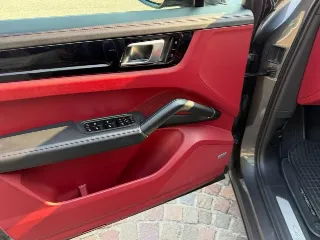 Foto 6 di 24: PORSCHE Cayenne
