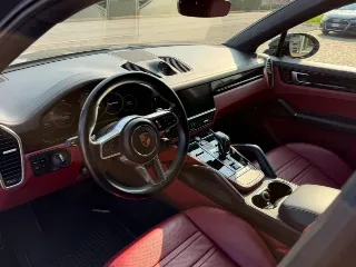 Foto 7 di 24: PORSCHE Cayenne