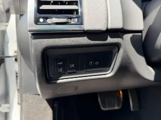 Foto 10 di 22: JAGUAR F-Type