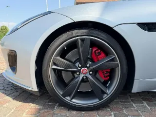 Foto 22 di 22: JAGUAR F-Type