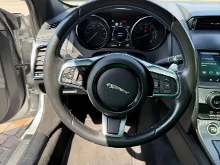 Foto 8 di 22: JAGUAR F-Type