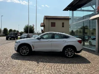 Foto 3 di 23: BMW X6