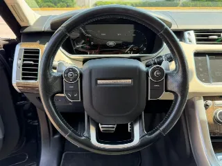 Foto 12 di 23: LAND ROVER Range Rover Sport