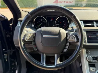 Foto 10 di 25: LAND ROVER Range Rover Evoque