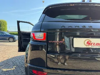 Foto 21 di 25: LAND ROVER Range Rover Evoque