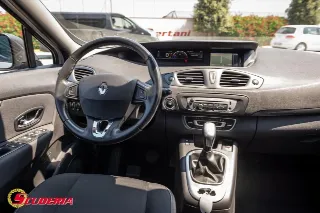 Foto 10 di 37: RENAULT Scenic