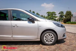 Foto 23 di 37: RENAULT Scenic