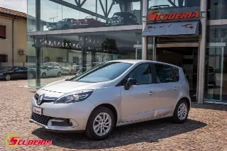 Foto 2 di 37: RENAULT Scenic
