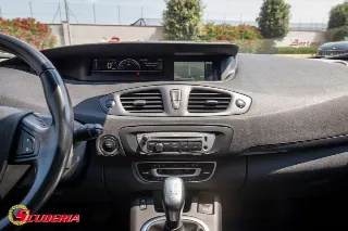 Foto 34 di 37: RENAULT Scenic