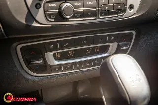 Foto 35 di 37: RENAULT Scenic