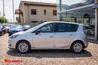 Foto 3 di 37: RENAULT Scenic