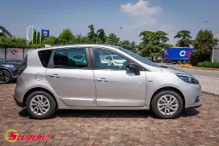 Foto 6 di 37: RENAULT Scenic