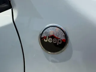 Foto 10 di 18: JEEP Renegade