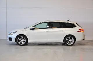 Foto 4 di 28: Peugeot 308 BlueHDi 130 S&S EAT8 SW Allure IVA ESPOSTA