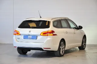 Foto 6 di 28: Peugeot 308 BlueHDi 130 S&S EAT8 SW Allure IVA ESPOSTA