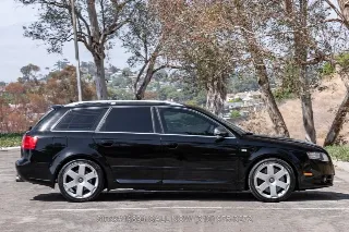 Foto 4 di 24: 2005 Audi S4 Avant Quattro Wagon 6 Speed