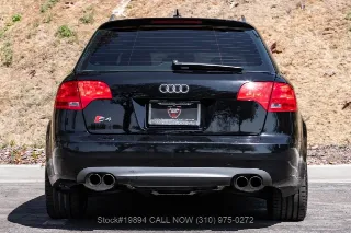 Foto 8 di 24: 2005 Audi S4 Avant Quattro Wagon 6 Speed