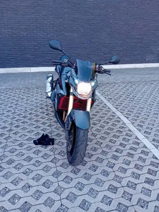 Foto 2 di 8: Suzuki GSR750 | 2014 | Route 66 Auctions