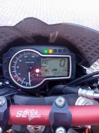 Foto 5 di 8: Suzuki GSR750 | 2014 | Route 66 Auctions