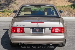 Foto 19 di 24: 2000 Mercedes Benz SL500