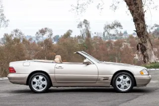 Foto 5 di 24: 2000 Mercedes Benz SL500