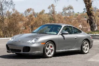 Foto 11 di 24: 2002 Porsche 996 Carrera