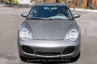 Foto 2 di 24: 2002 Porsche 996 Carrera