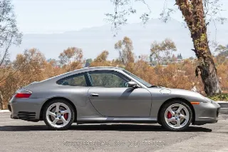 Foto 4 di 24: 2002 Porsche 996 Carrera