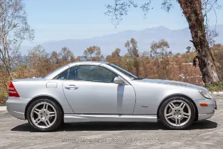 Foto 10 di 24: 2001 Mercedes Benz SLK320