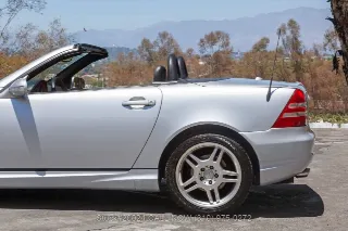 Foto 19 di 24: 2001 Mercedes Benz SLK320