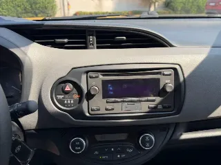 Foto 16 di 25: TOYOTA Yaris