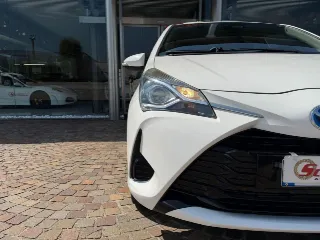 Foto 24 di 25: TOYOTA Yaris